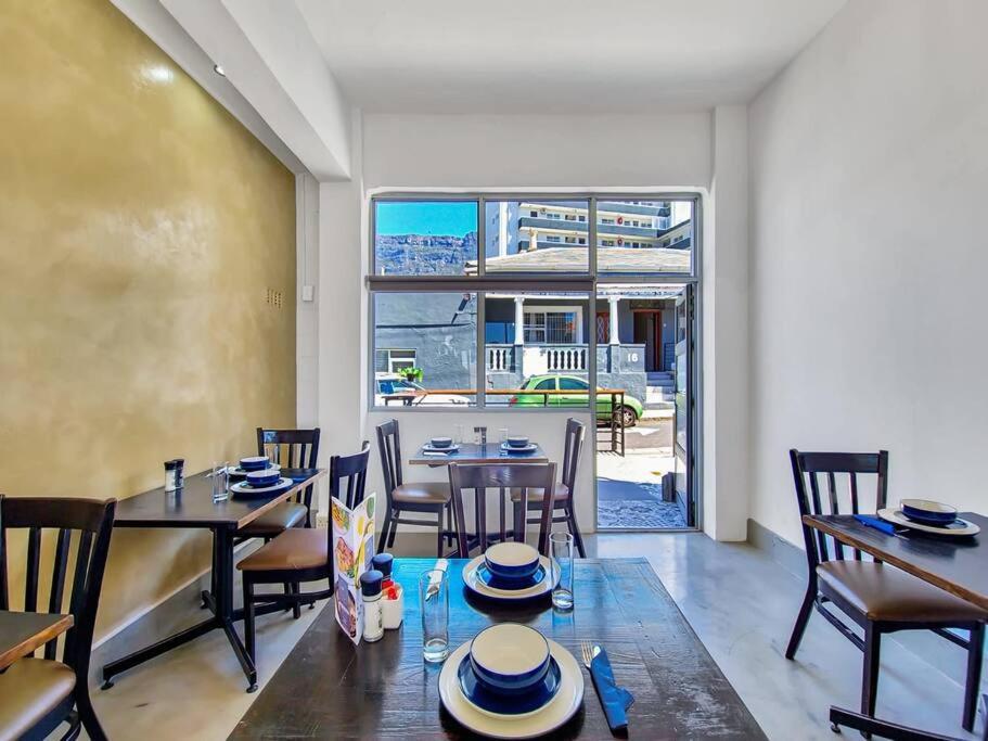 Cosy At The Foothills Of Table Mountain-secure