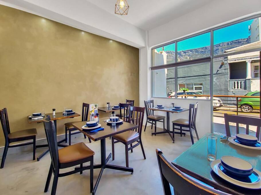 Cosy At The Foothills Of Table Mountain-secure Pensão *